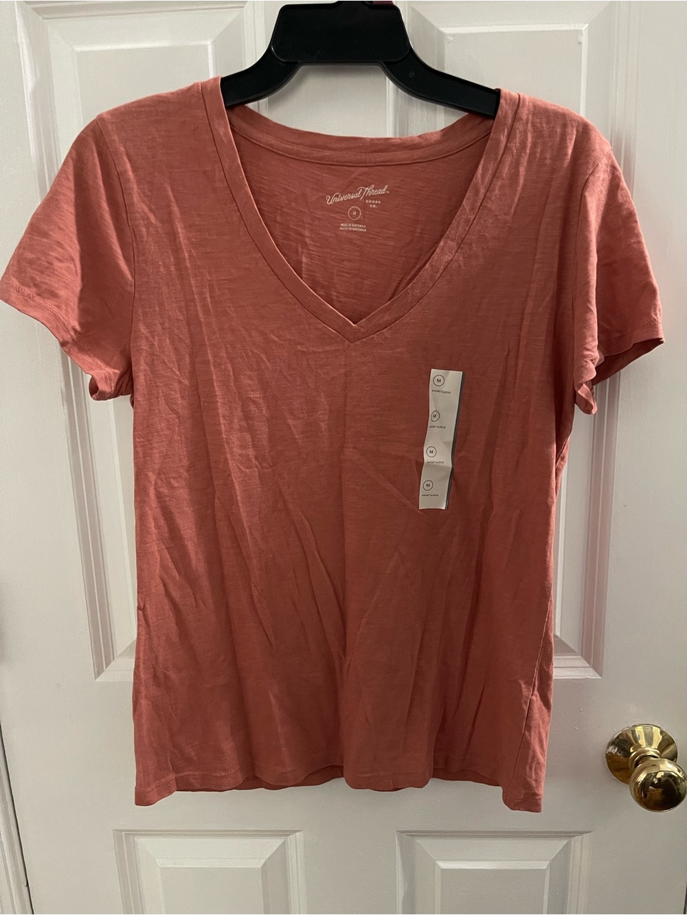 Universal Thread Women's Short-Sleeve V-Neck Tee in Dusty Rose